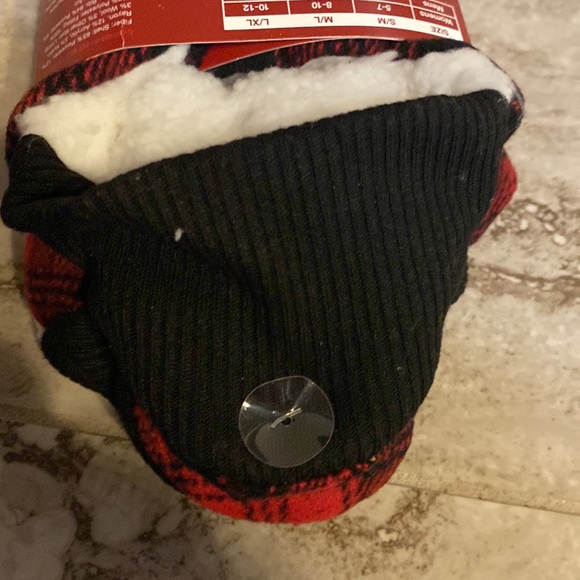 New! Wondershop Fleece Lined Pull-On Adult Slippers w Huggable Heel &
Grippers - Picture 6 of 6